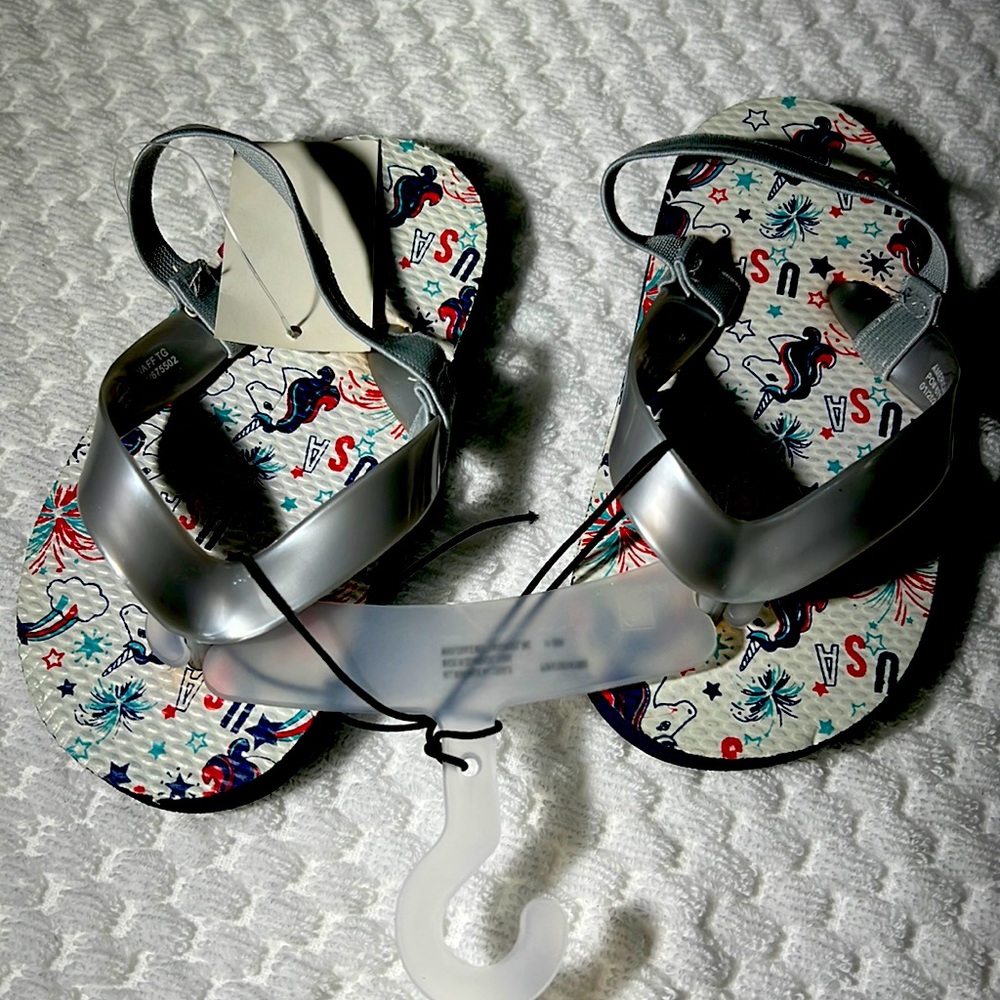 Sandals - New Flip Flop with Strap